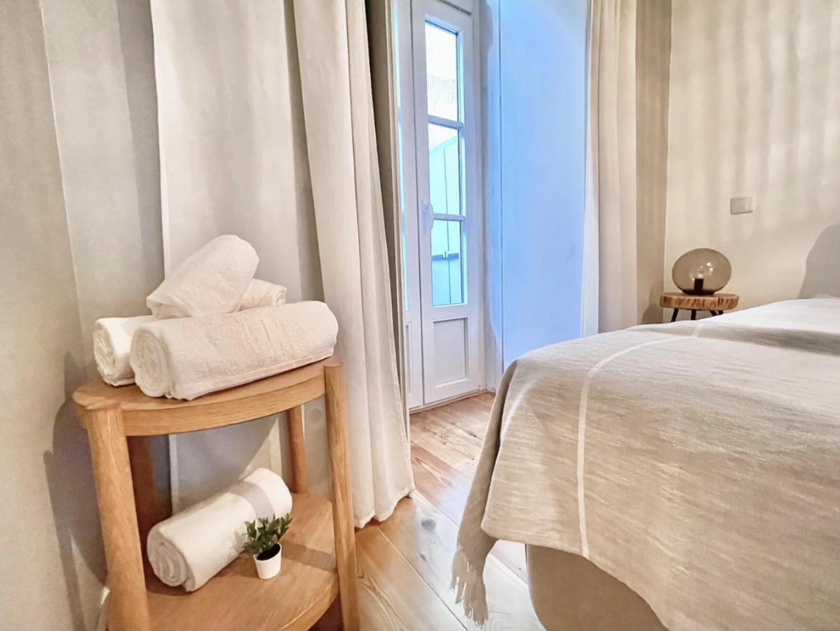 Vila Rosario 3 Studios With Patio By Homeful Homes Lisboa Eksteriør bilde
